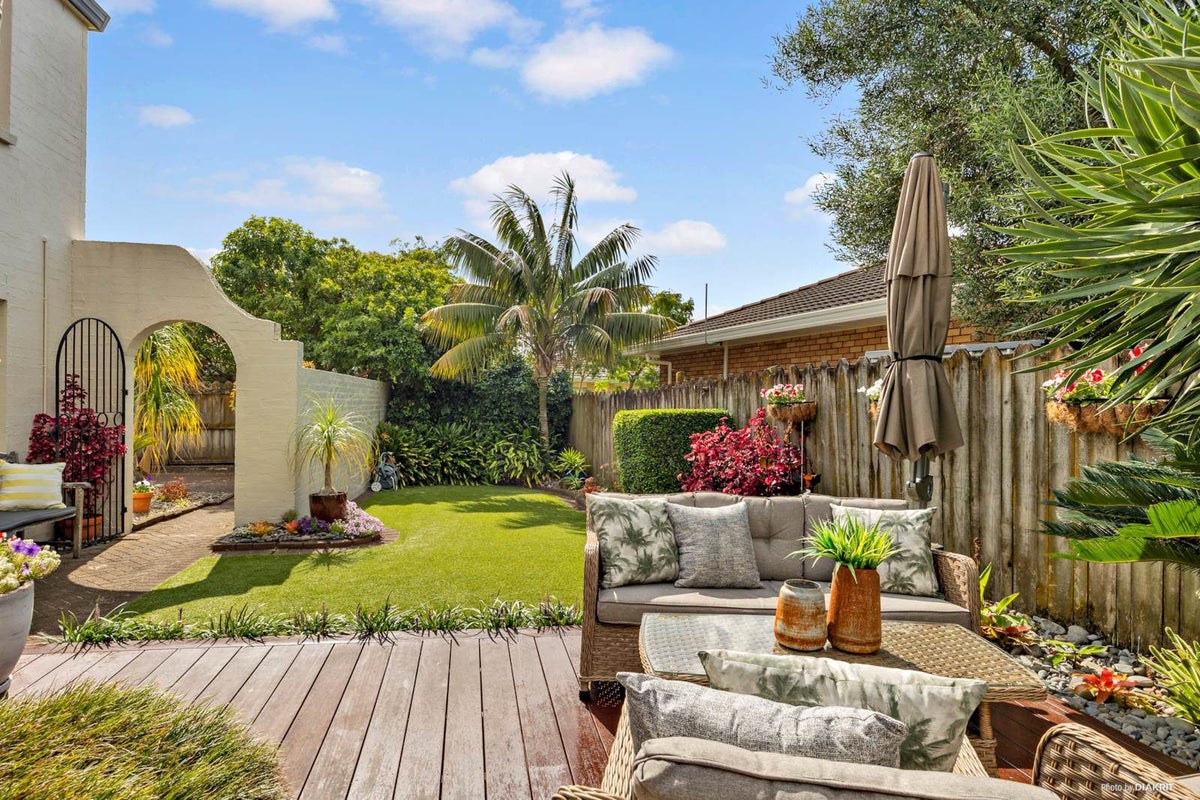 1/25 Ben Nevis Place, Northpark, Auckland - Carousel 2