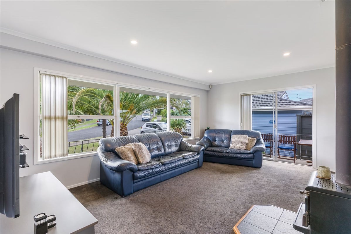 3 Stansfield Place, Sunnyhills, Auckland - Carousel 2