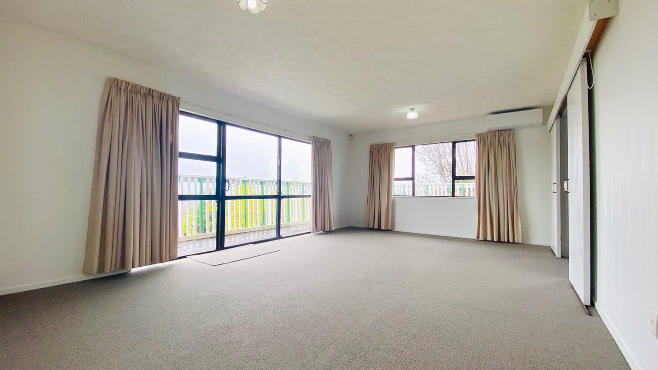 2 Remus Place, Totara Vale, Auckland - Carousel 2