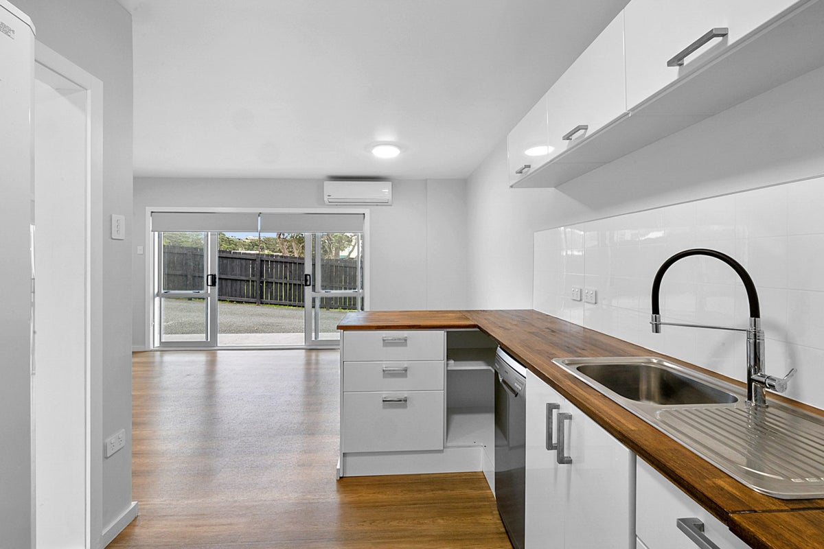 38C Breakwater RD, Moturoa, New Plymouth - Carousel 2
