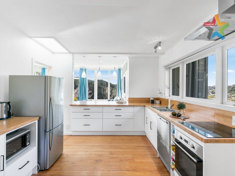 91 Makara Road, Karori, Wellington - Carousel 2