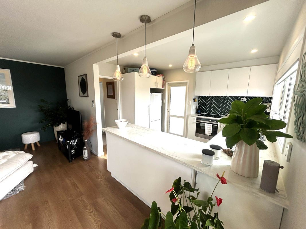 2/2 Maxwelton Drive, Mairangi Bay, Auckland - Carousel 2