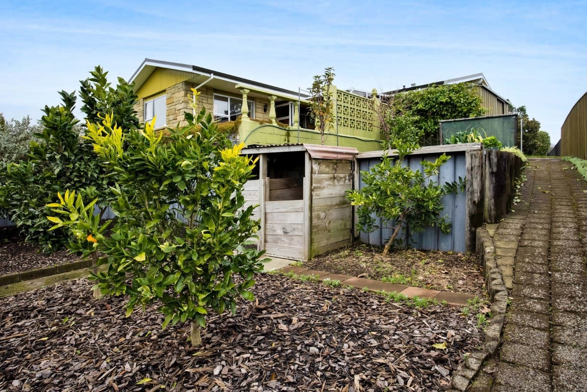 24A St Ives Grove, Whalers Gate, New Plymouth - Carousel 1