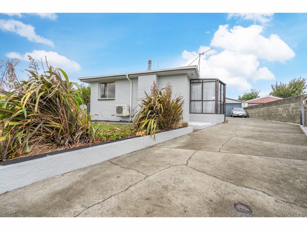 31 Iona Place, Strathern, Invercargill - Carousel 1