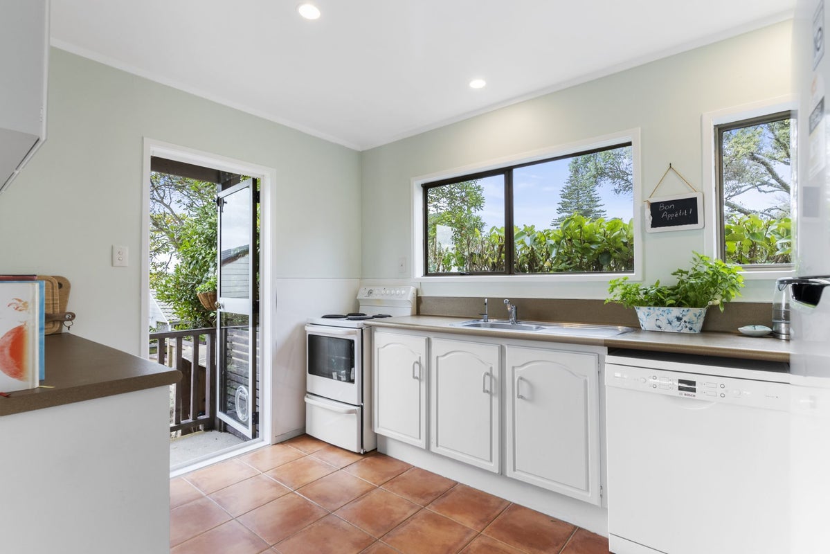 4/15 Roseberry Avenue, Birkenhead, Auckland - Carousel 2