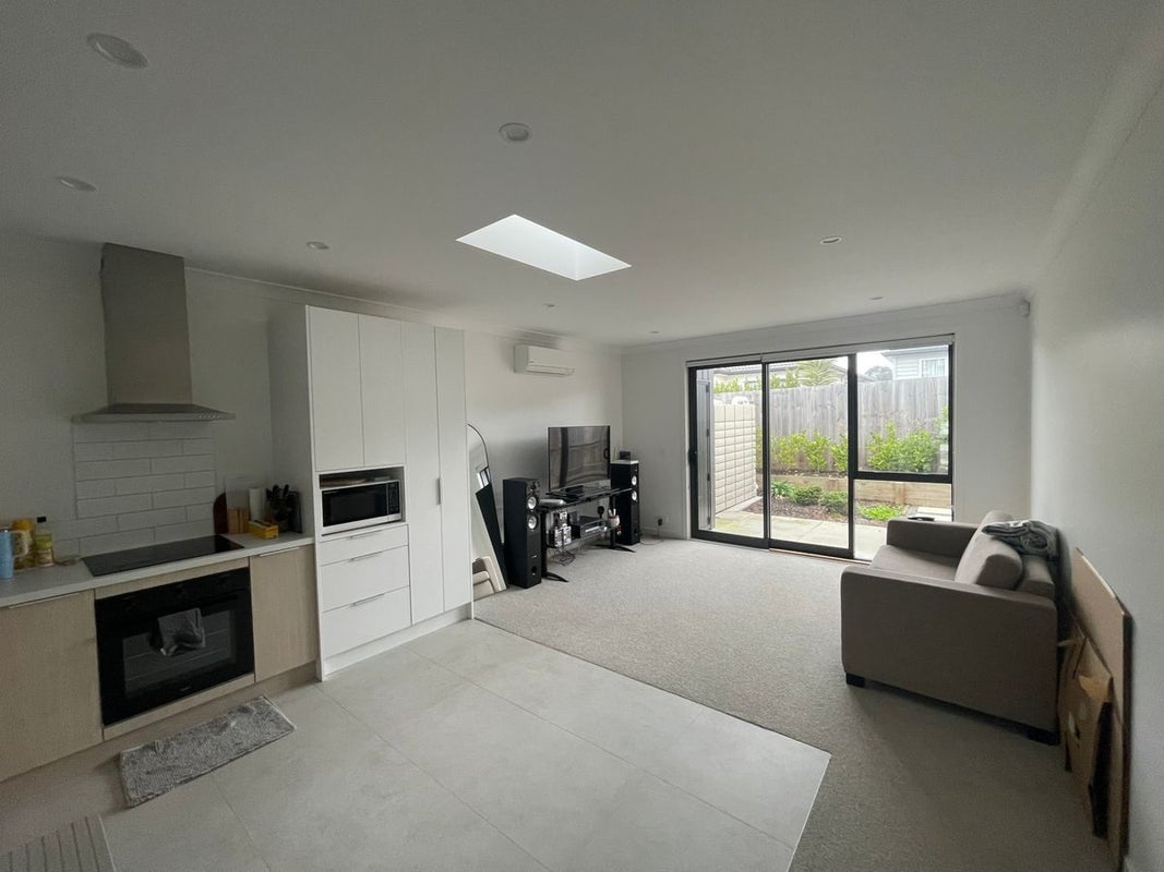 46 Kilcadden Drive, Flat Bush, Auckland - Carousel 2