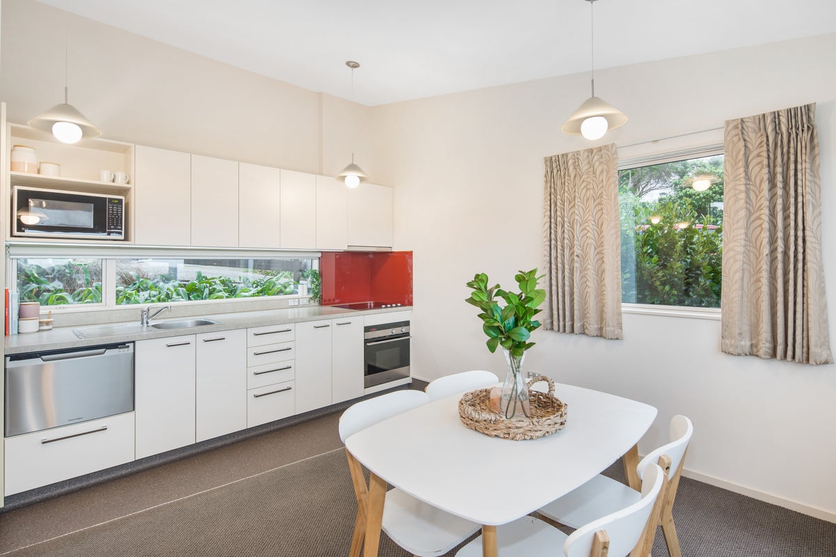 6 Wrights Hill Road, Karori, Wellington - Carousel 2