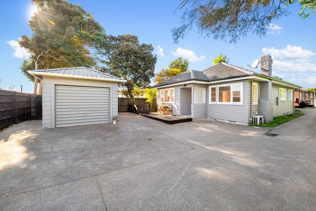 21A Panorama Road, Mount Wellington, Auckland - Carousel 1