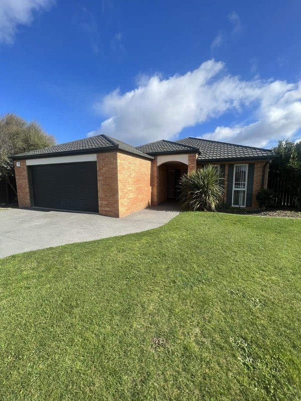 6 Blue Gum Place, New Brighton, Christchurch - Carousel 1