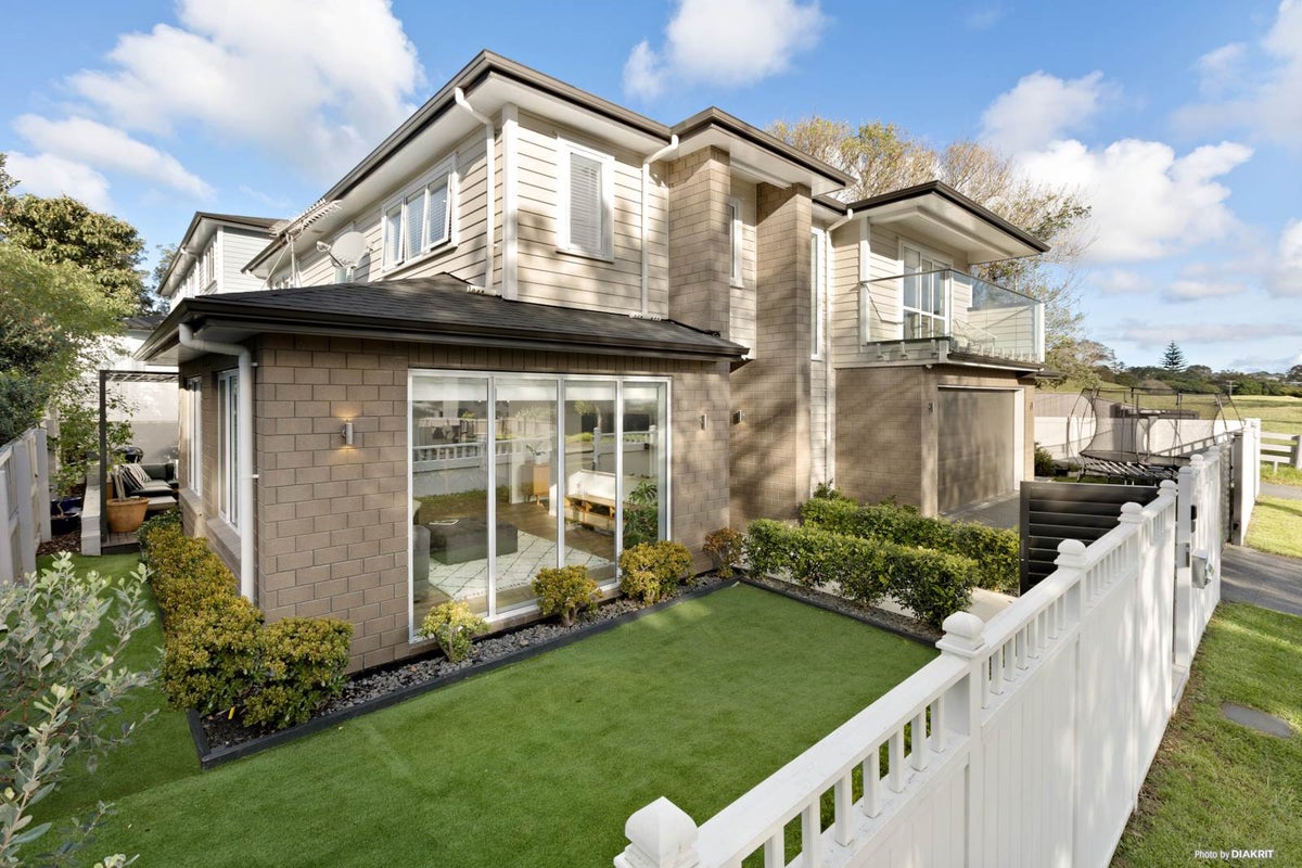 44 Crossfield Road, Glendowie, Auckland - Carousel 1