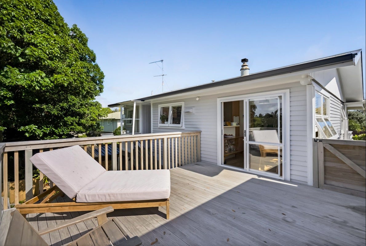 17D Manu Crescent, Upper Vogeltown, New Plymouth - Carousel 2