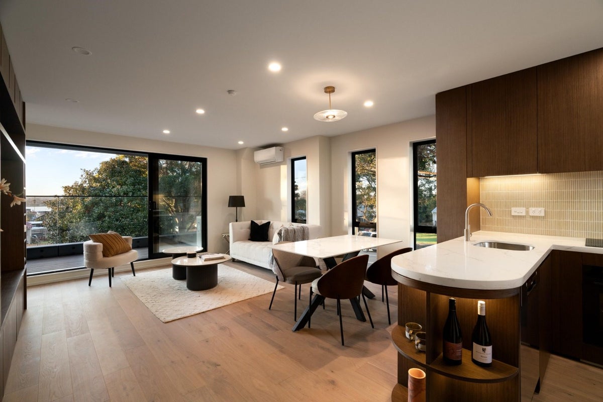 182 Tripoli Road, Point England, Auckland - Carousel 1