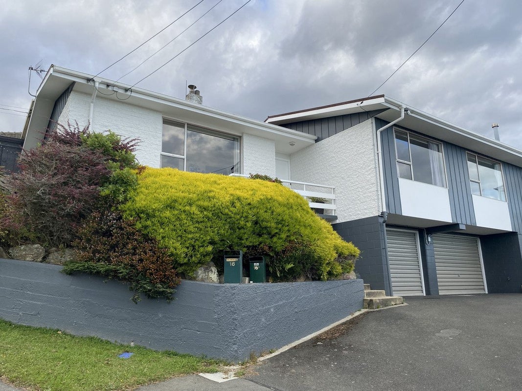 16 Aberdeen Road, Saint Clair, Dunedin - Carousel 1