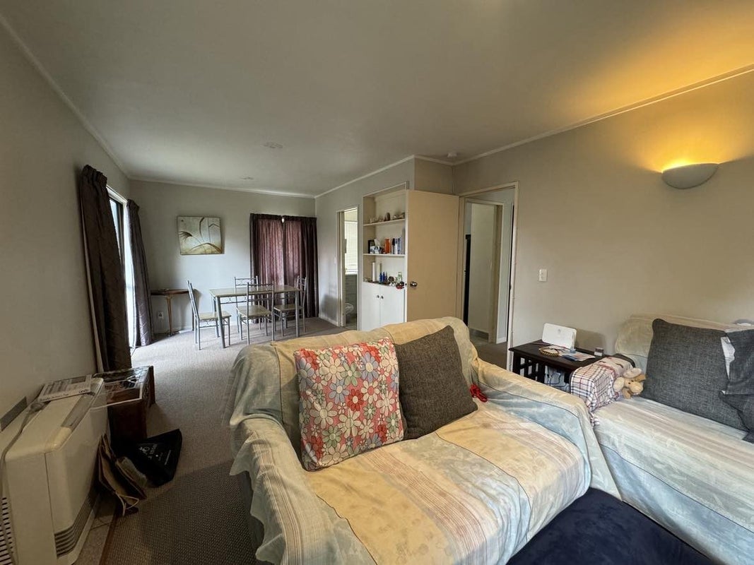 2/66 Queens Grove, Hutt Central, Lower Hutt - Carousel 2