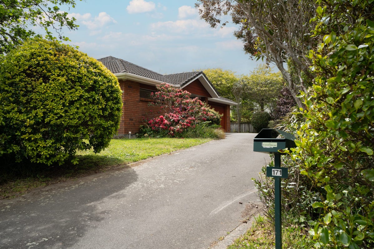 171 Westchester Drive, Churton Park, Wellington - Carousel 1