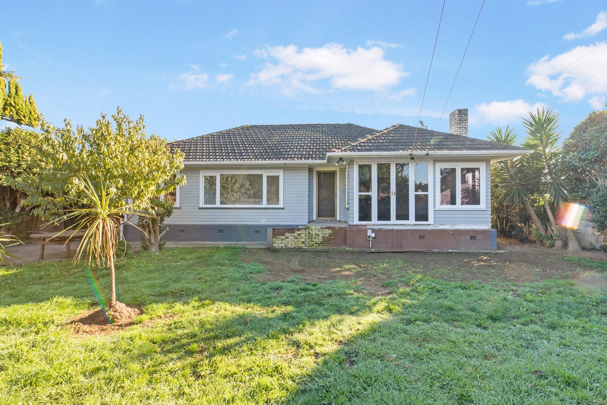 64 Settlement Road, Papakura, Papakura - Carousel 1
