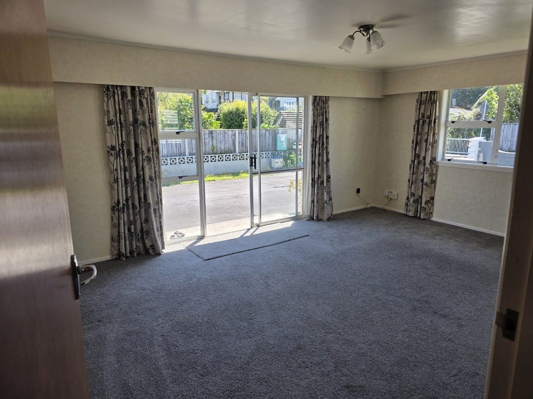 1/42 Belt Road, Moturoa, New Plymouth - Carousel 2