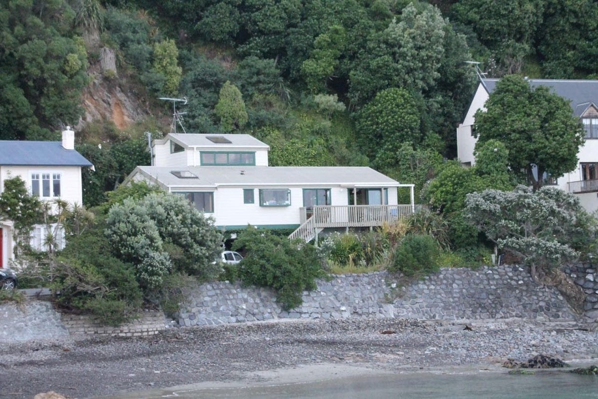 409 Karaka Bay Road, Karaka Bays, Wellington - Carousel 2