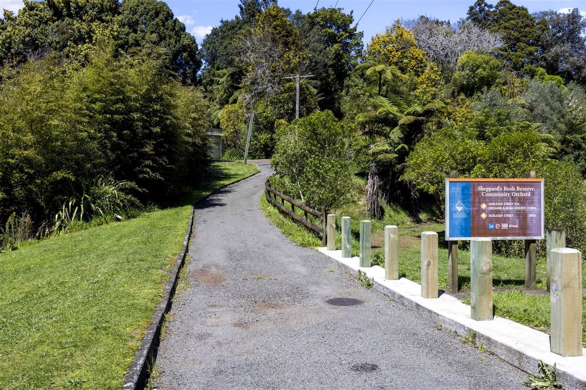 9 Brois Street, Frankleigh Park, New Plymouth - Carousel 5