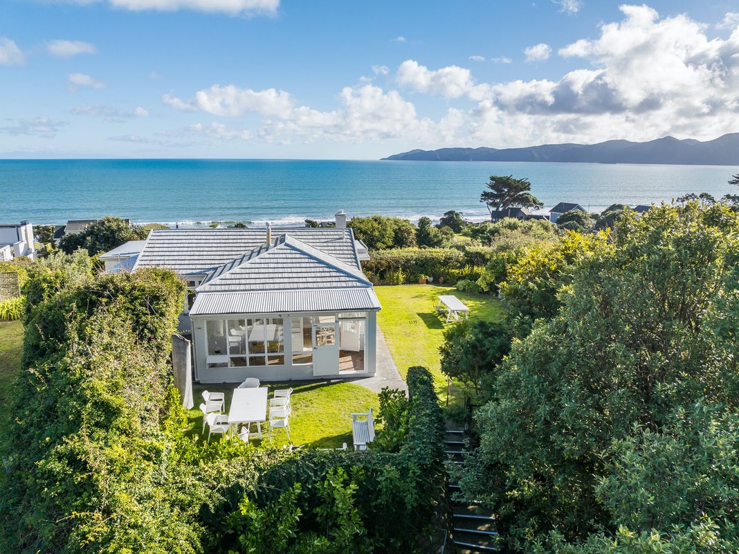 13 Kohutuhutu Road, Raumati Beach, Paraparaumu - Carousel 1
