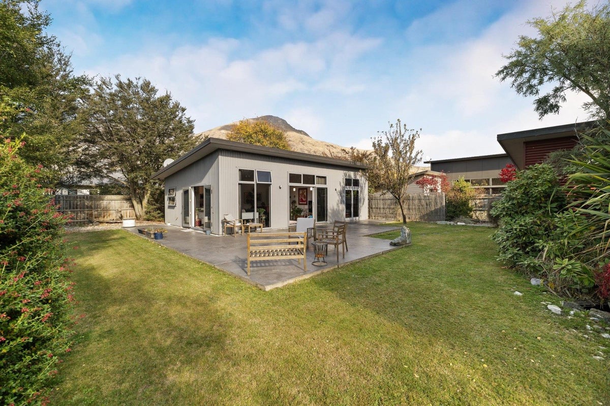 32 Sylvan Street, Lake Hayes, Queenstown - Carousel 1