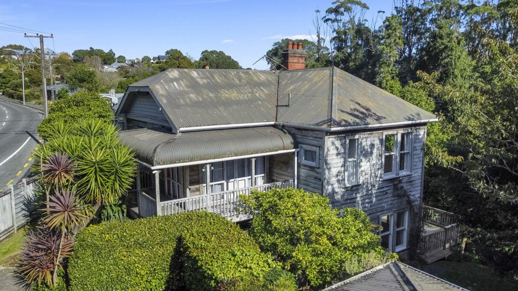 44 Carrington Street, Lower Vogeltown, New Plymouth - Carousel 2