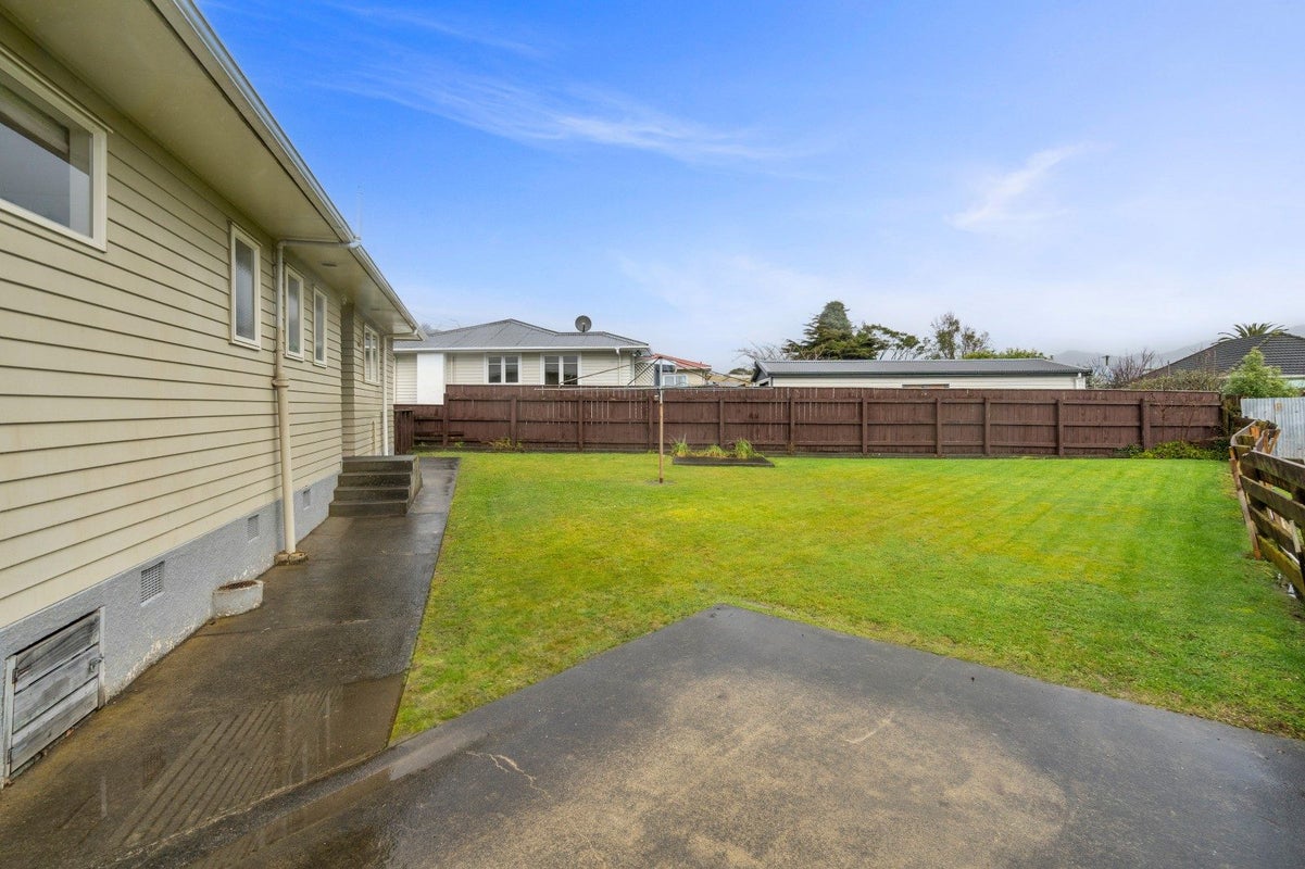 40 Norfolk Street, Wainuiomata, Lower Hutt - Carousel 14
