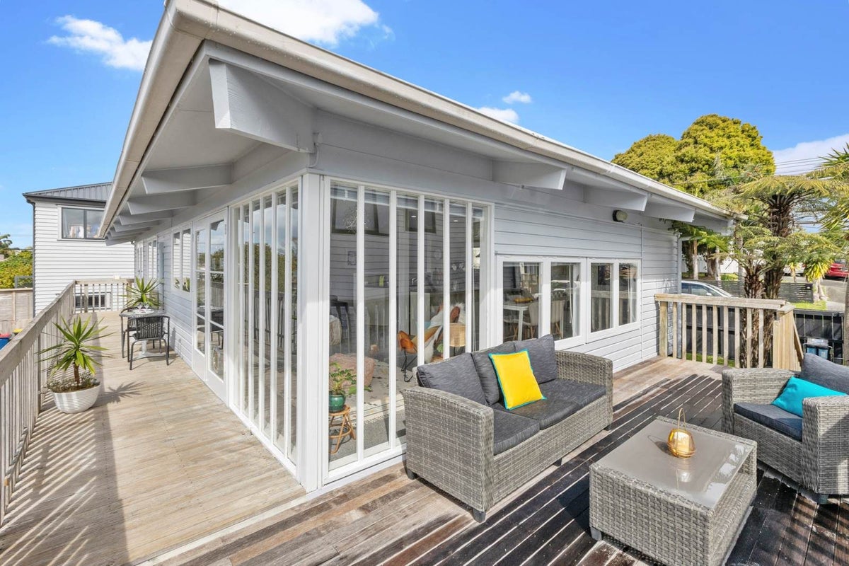 58 Renata Crescent, Te Atatu Peninsula, Auckland - Carousel 1