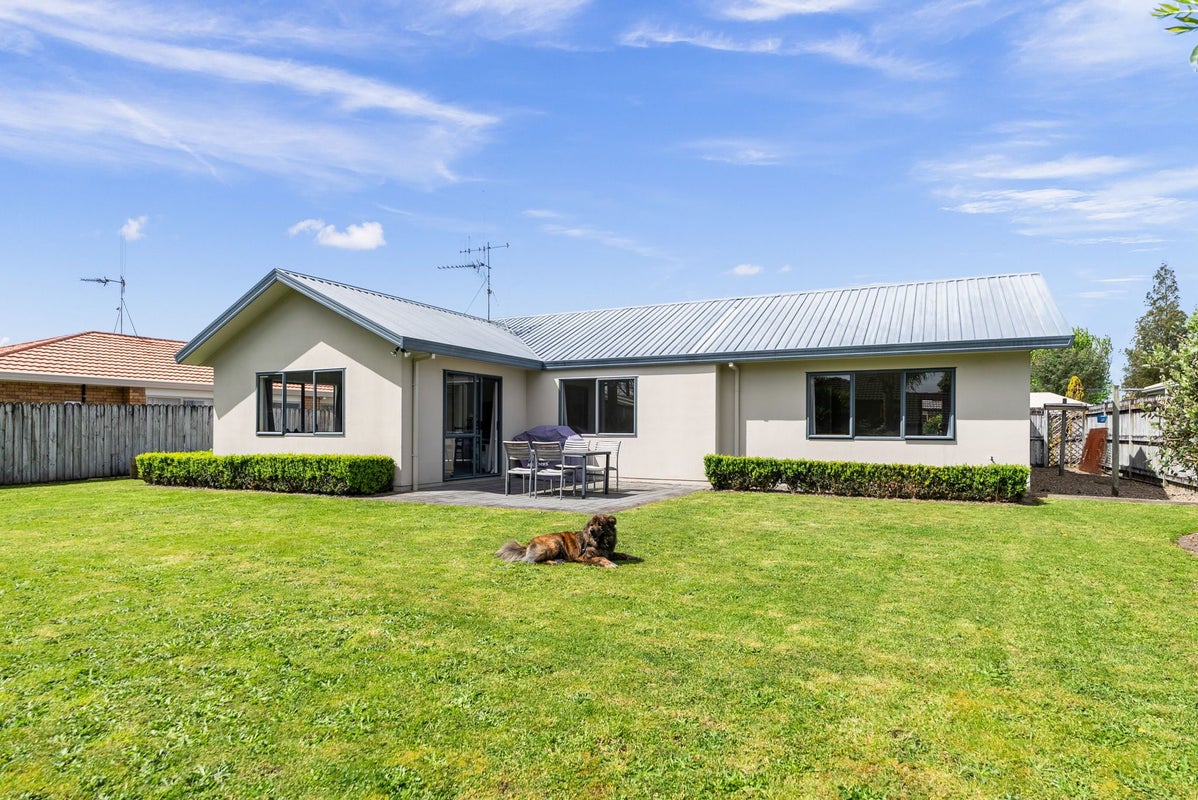 111 Discovery Drive, Flagstaff, Hamilton - Carousel 2