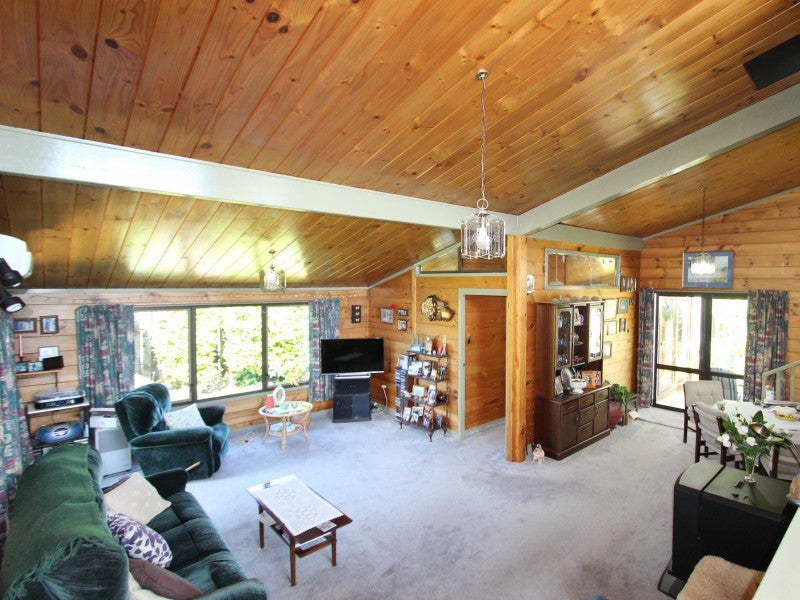 5D Churchill Street, Pahiatua - Carousel 2