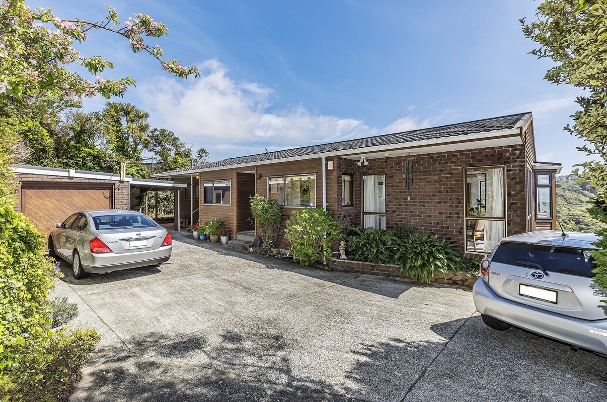 9 Fillbridge Way, Karori, Wellington - Carousel 1