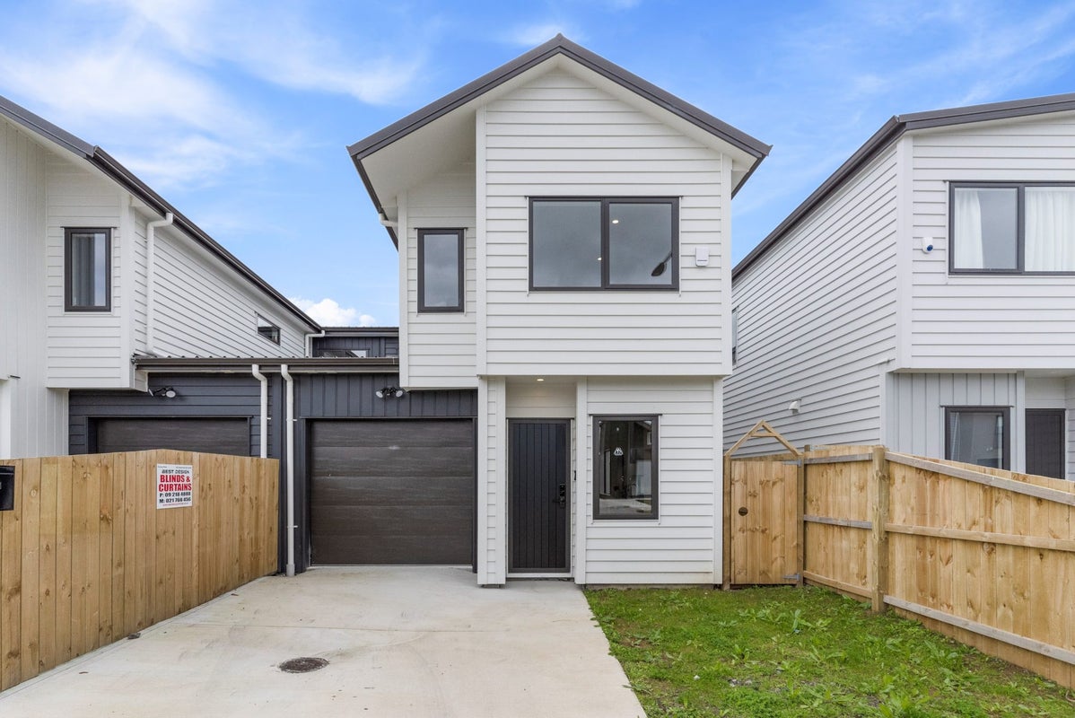 11 John Burn Road, Takanini, Auckland - Carousel 1