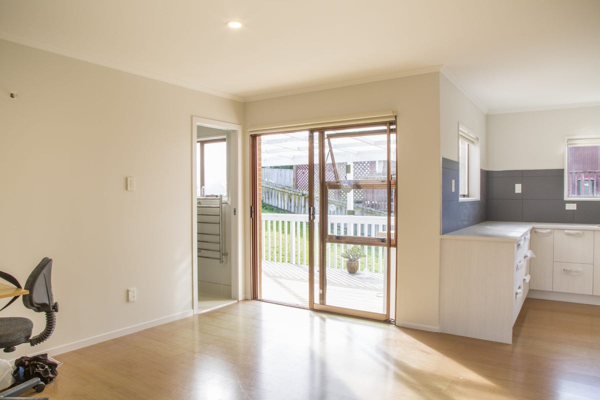 93 Chelsea View Drive, Chatswood, Auckland - Carousel 1