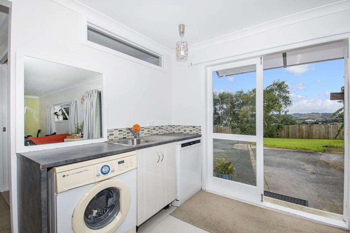 83 Station Road, Kamo, Whangarei - Carousel 16