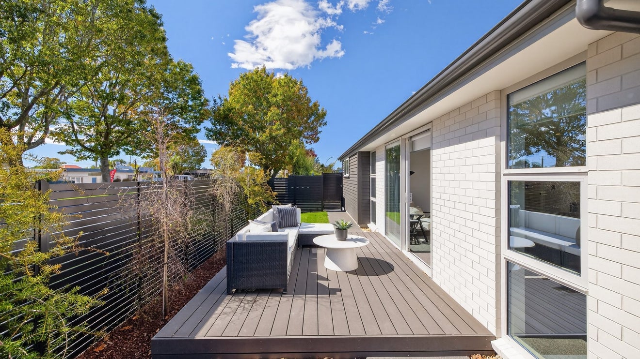 2/157 Yaldhurst Road, Sockburn, Christchurch - Carousel 1