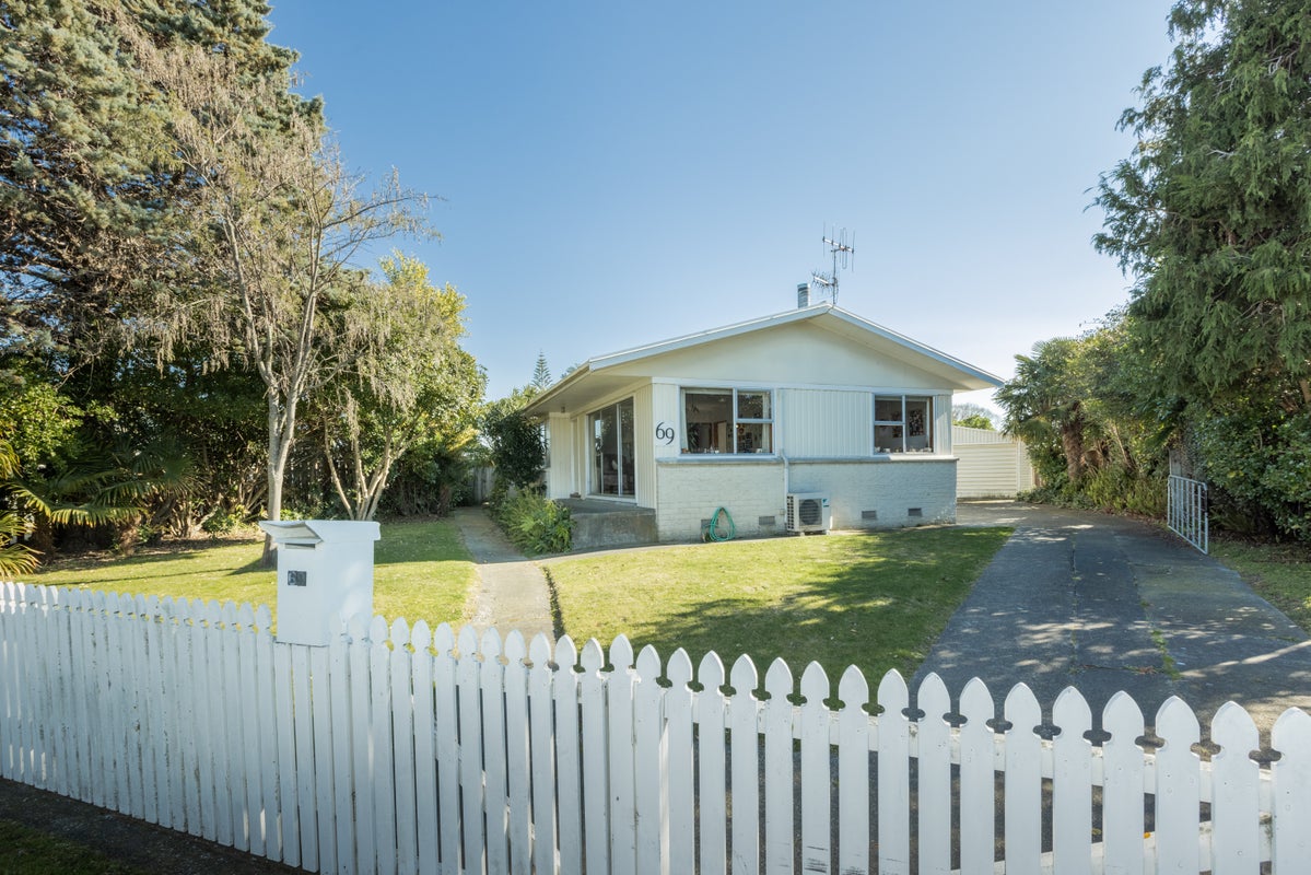 69 Leicester Avenue, Tamatea, Napier - Carousel 1