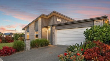 38 Harding Drive, Papamoa Beach, Papamoa - Carousel 1