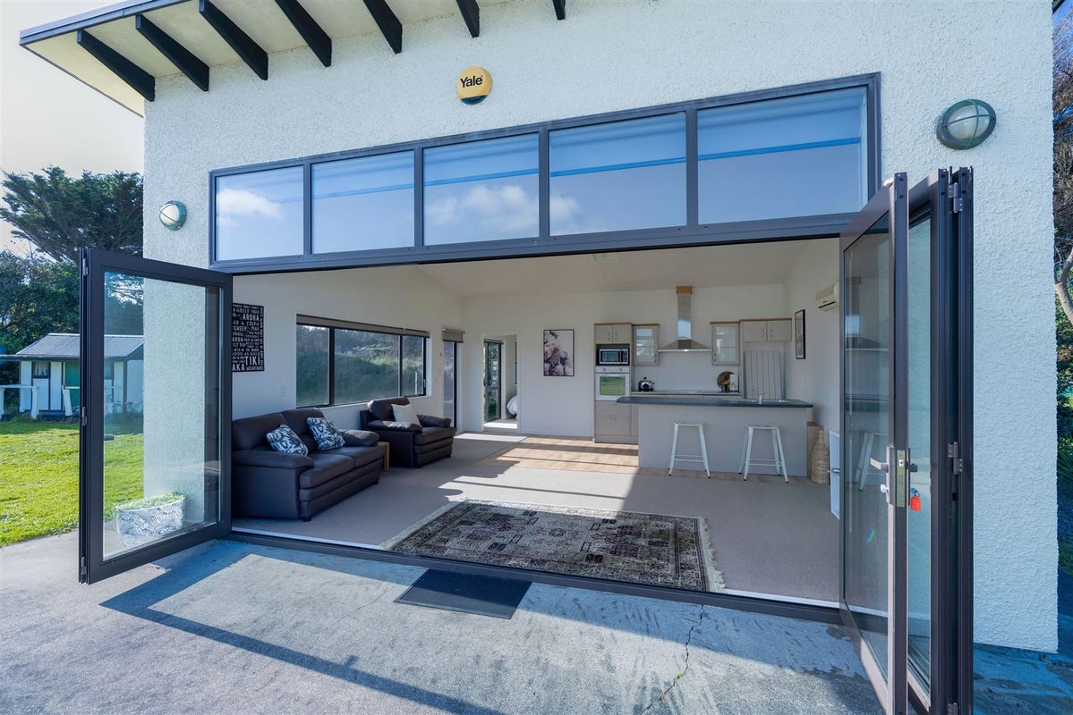 11 Via Aroha, Waitarere Beach, Levin - Carousel 2