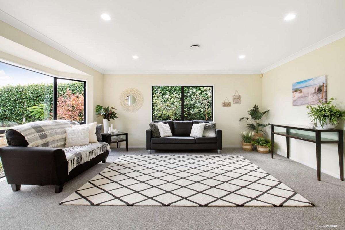 37 Araminta Place, Beachlands, Auckland - Carousel 1