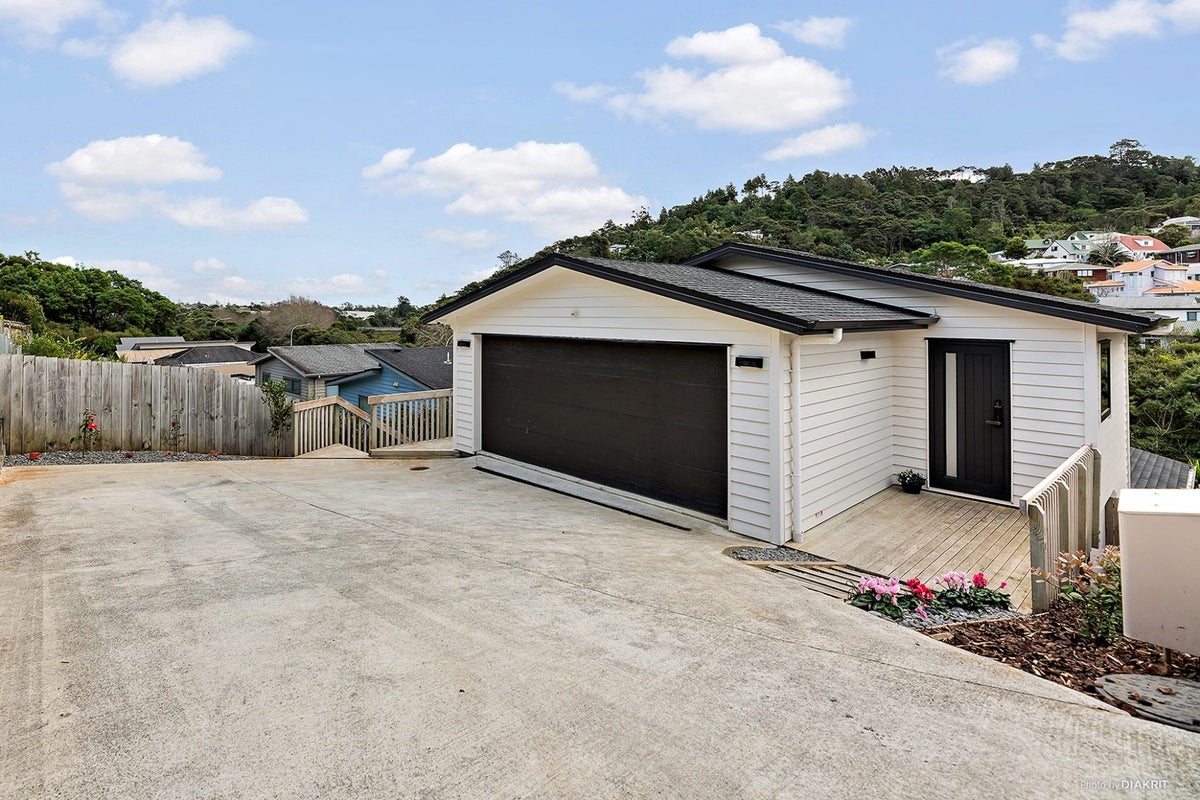 132 Tamahere Drive, Glenfield, Auckland - Carousel 2