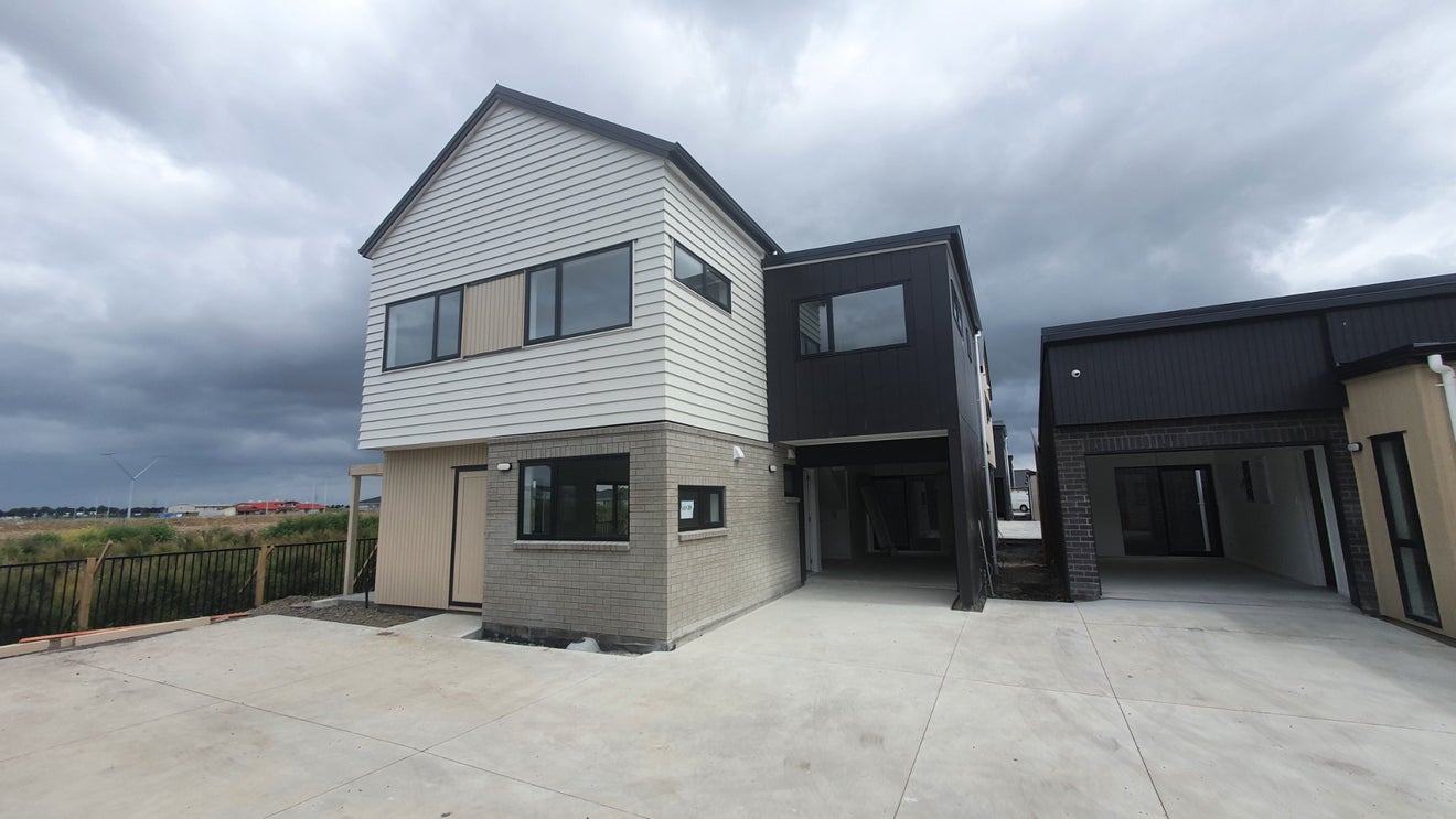 57 Black Beech Crescent, Takanini, Auckland - Carousel 1
