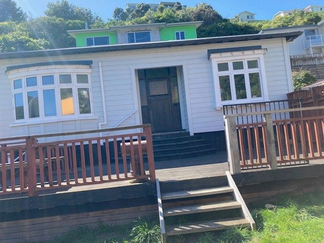 29 Domanski Crescent, Owhiro Bay, Wellington - Carousel 1