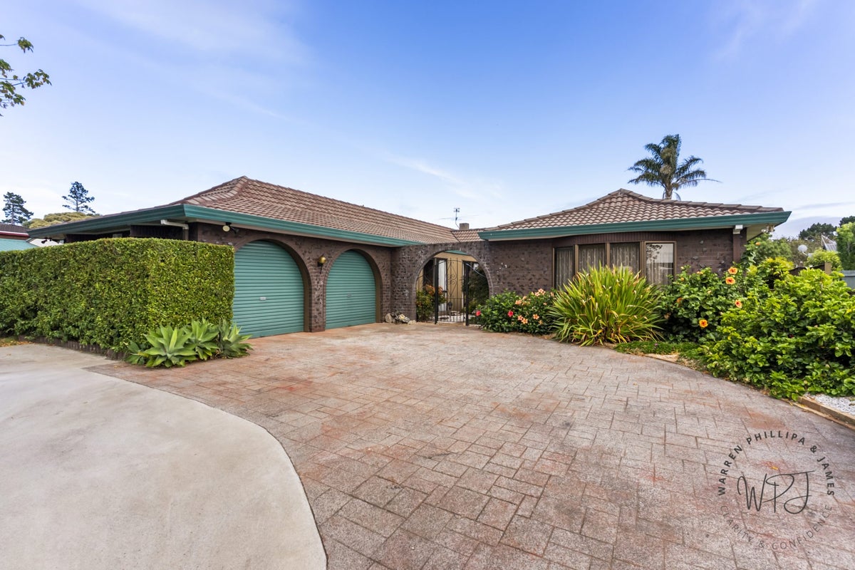 67 Carnoustie Drive, Wattle Downs, Auckland - Carousel 1