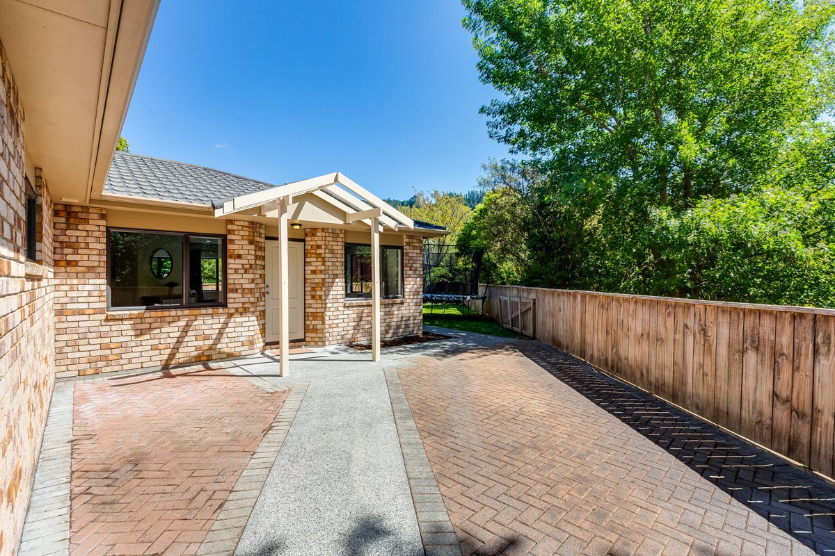 35 Forest Road, Pinehaven, Upper Hutt - Carousel 20