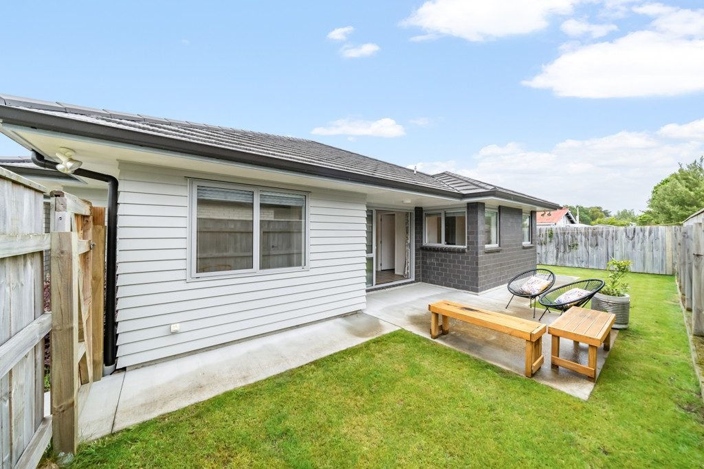 19 Poulson Grove, Trentham, Upper Hutt - Carousel 25