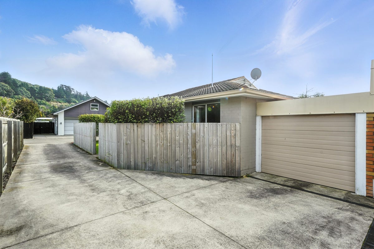 1/8 Pawaho Place, Heathcote Valley, Christchurch - Carousel 9