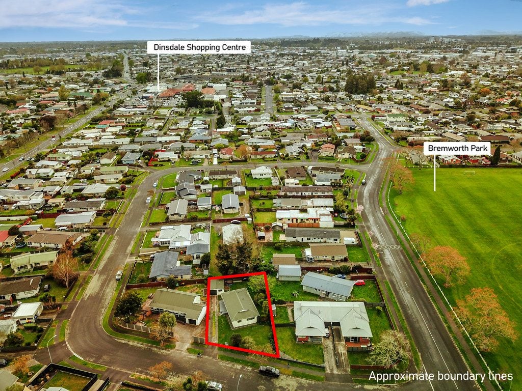 25 Dalton Crescent, Dinsdale, Hamilton - Carousel 25