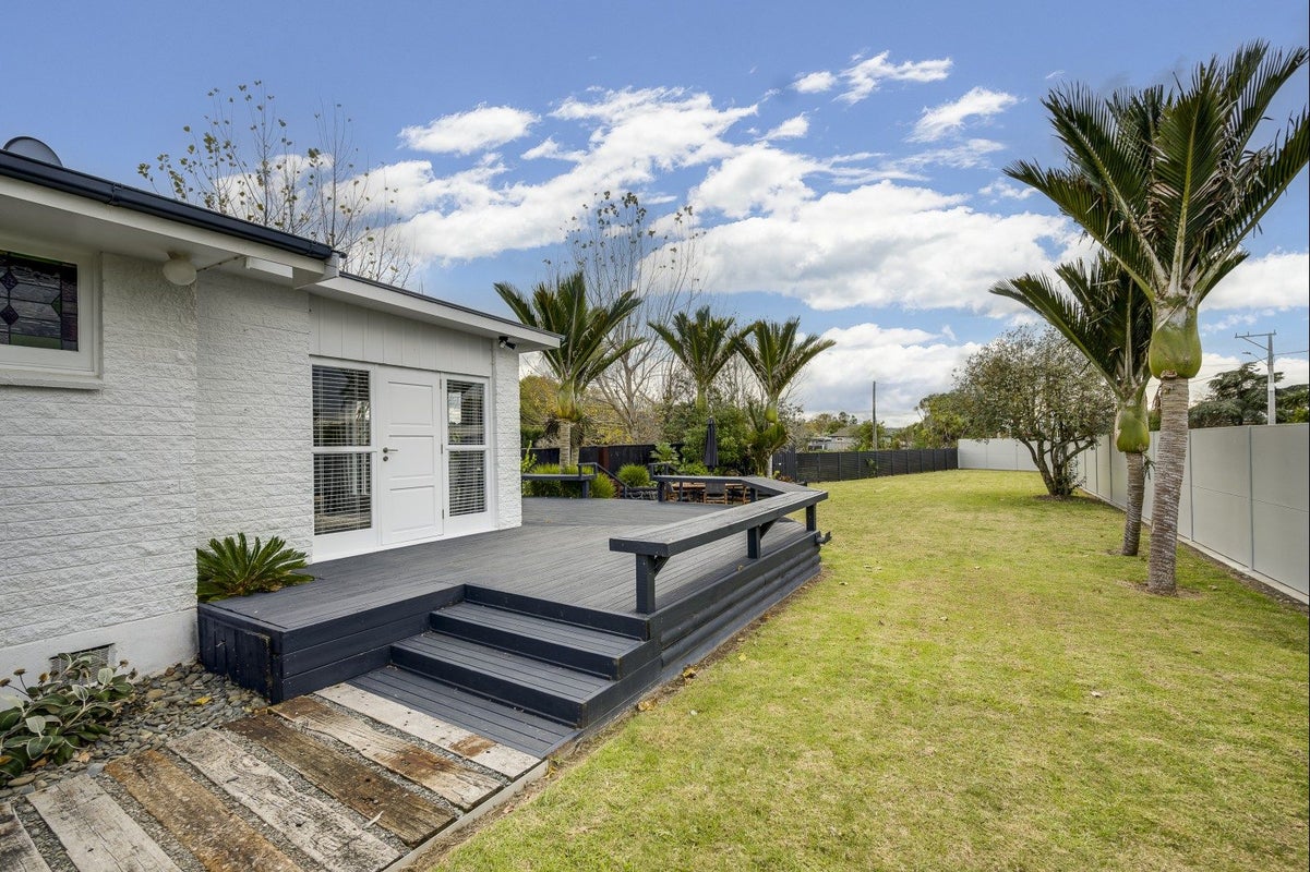 31 Rogers Road, Bay View, Napier - Carousel 1