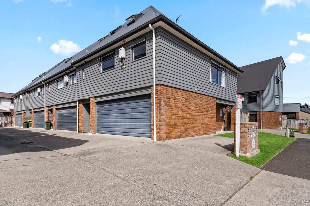 13A Greensboro Street, Hamilton East, Hamilton - Carousel 2