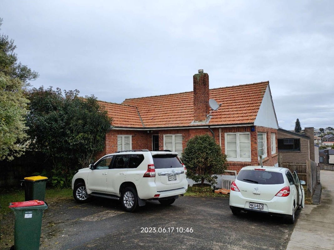 22 Dallinghoe Crescent, Milford, Auckland - Carousel 2